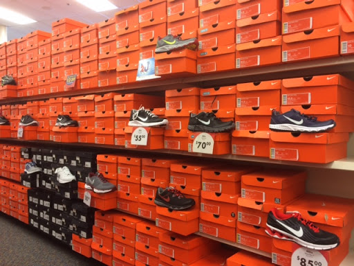 Shoe Store «Shoe Carnival», reviews and photos, 7085 Bakers Bridge Ave, Franklin, TN 37067, USA