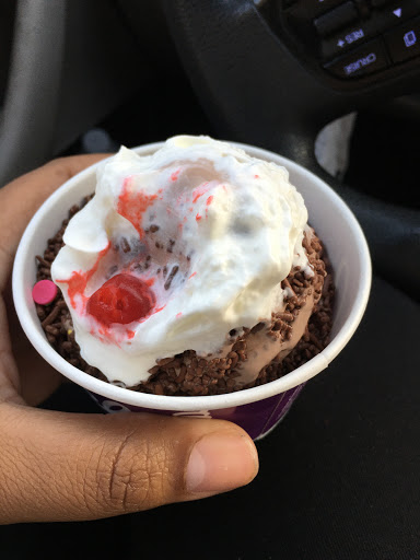 Ice Cream Shop «Carvel», reviews and photos, 319 Webster Ave, New Rochelle, NY 10801, USA
