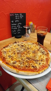 Plats et boissons du Pizzeria La Tour De Pizz à Joyeuse - n°3