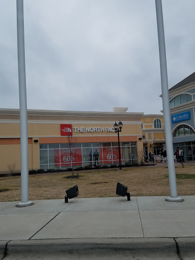 Clothing Store «The North Face Outlet», reviews and photos, 1155 Buck Creek Rd, Simpsonville, KY 40067, USA