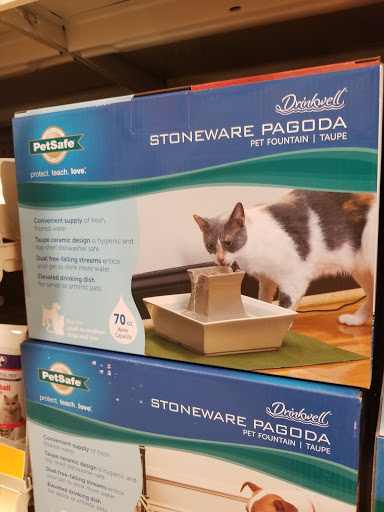 Pet Supply Store «PetSmart», reviews and photos, 1196 W Olive Ave, Merced, CA 95348, USA