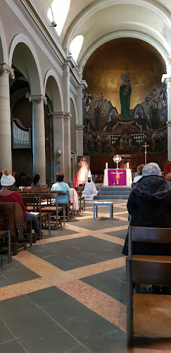Rezensionen über Cure catholique romaine de Notre-Dame in Lausanne - Kirche