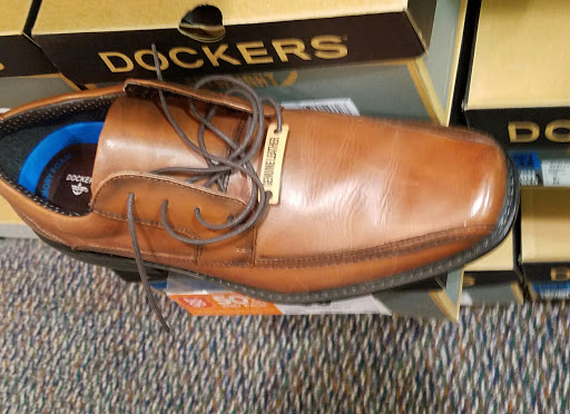 Shoe Store «Rack Room Shoes», reviews and photos, 7600 N 10th St Ste 600B, McAllen, TX 78504, USA