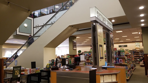Book Store «Barnes & Noble Oxford Valley», reviews and photos, 210 Commerce Blvd, Fairless Hills, PA 19030, USA