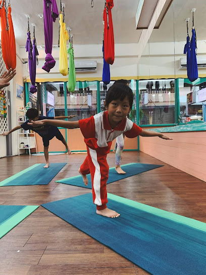 不急。台東兒童x親子空中瑜伽小宇宙 Kid's Aerial Yoga Play School