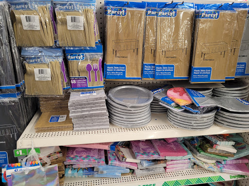 Dollar Store «Dollar Tree», reviews and photos, 181 S Rosemead Blvd, Pasadena, CA 91107, USA