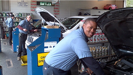 Auto Repair Shop «8 Min Oil Change Auto Repair & Tire Center», reviews and photos, 174 Mountain Ave, Springfield Township, NJ 07081, USA