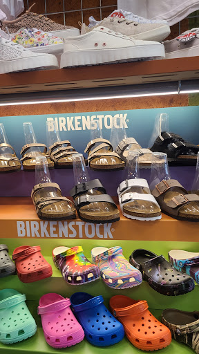 Shoe Store «Journeys», reviews and photos, 15900 La Cantera Pkwy #6635, San Antonio, TX 78256, USA