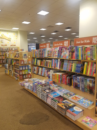 Book Store «Barnes & Noble», reviews and photos, 3111 W Chandler Blvd, Chandler, AZ 85226, USA