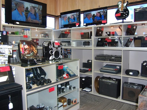 Pawn Shop «All That Glitters Pawn Shop Portland», reviews and photos, 12200 SE Division St, Portland, OR 97236, USA