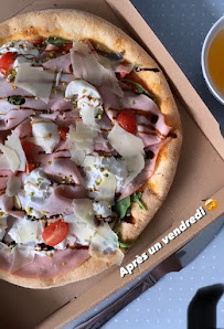 Pizza du Pizzas à emporter Divino-Pizzeria-Sassenage-champion de France de la pizza - n°10
