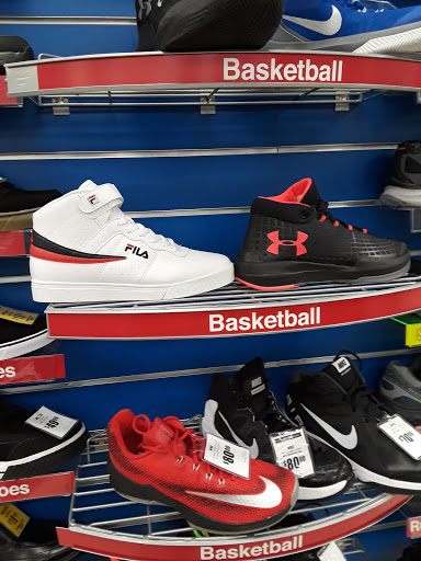 Sporting Goods Store «Big 5 Sporting Goods - Pinole», reviews and photos, 1572 Fitzgerald Dr, Pinole, CA 94564, USA