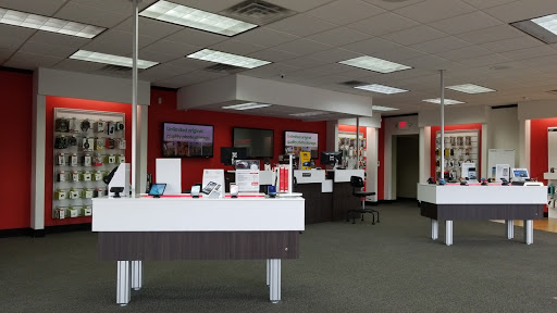 Cell Phone Store «Verizon Authorized Retailer - A Wireless», reviews and photos, 15234 Triskett Rd, Cleveland, OH 44111, USA