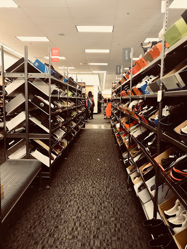 Department Store «Nordstrom Rack Manchester Highlands», reviews and photos, 100 Highlands Blvd Dr, Manchester, MO 63011, USA