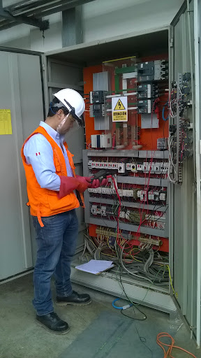 Ingeniero Electricista energía reactiva capacitiva