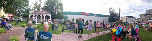 Grocery Store «Giant Food Stores», reviews and photos, 202 Chestnut St, Coplay, PA 18037, USA