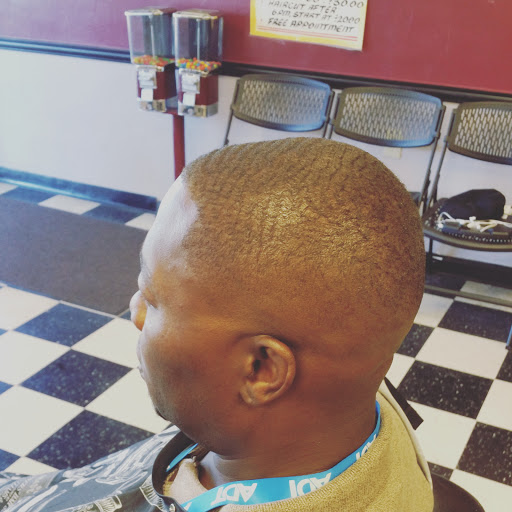 Barber Shop «platinum stylez barbershop», reviews and photos, 321 E 200th St, Euclid, OH 44119, USA