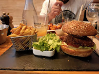Hamburger du Restaurant de grillades à la française Aux Saveurs Braisées à Grenade - n°6