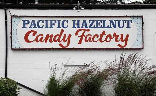 Pacific Hazelnut Farms & Candy Factory, 14673 Ottaway Rd NE, Aurora, OR 97002, USA, 