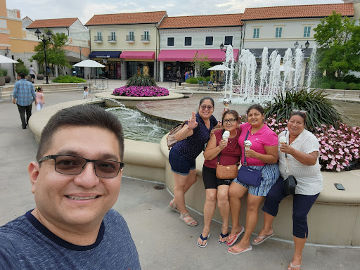 Outlet Mall «Tanger Outlet Deer Park», reviews and photos, 152 The Arches Cir, Deer Park, NY 11729, USA