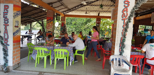 Restaurante Los Santandereanos - Puerto Salgar, Cundinamarca, Colombia