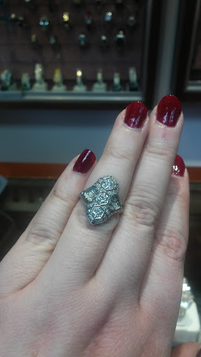 Jewelry Store «Menashe Jewelers», reviews and photos, 4532 California Ave SW, Seattle, WA 98116, USA