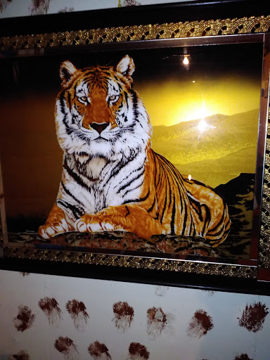 Used Furniture Store «New Uses», reviews and photos, 1701 N Larkin Ave, Crest Hill, IL 60403, USA