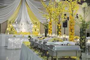 Rozzi's Catering image