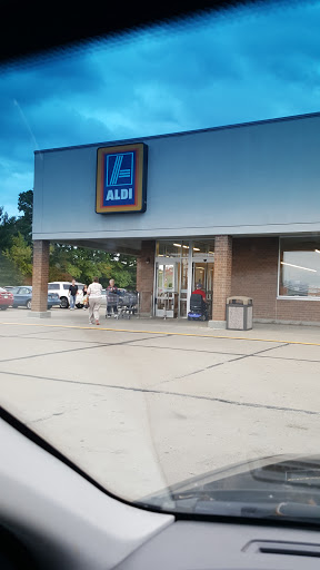 Supermarket «ALDI», reviews and photos, 2150 W State St, Alliance, OH 44601, USA