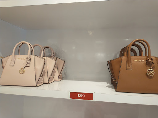 Fashion Accessories Store «Michael Kors», reviews and photos, 1 Outlet Blvd #400, Wrentham, MA 02093, USA
