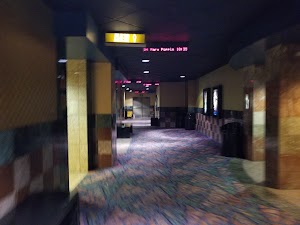 Cinemark Monterey 13 - photo 3
