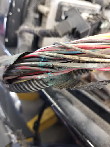 Auto Repair Shop «Silzer Auto Repair», reviews and photos, 3025 Douglas Ave, Des Moines, IA 50310, USA