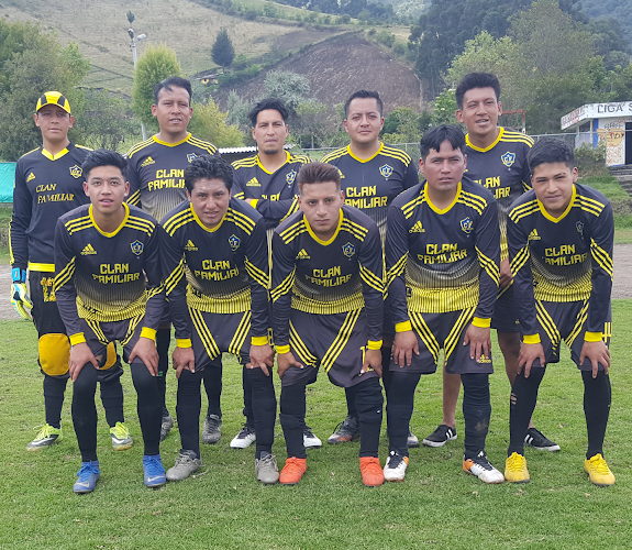Opiniones de Liga Deportiva Barrial San Marcelo en Quito - Campo de fútbol