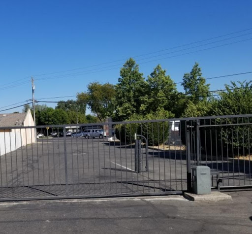 Self-Storage Facility «Garden Highway Self Storage», reviews and photos, 517 Garden Hwy, Yuba City, CA 95991, USA
