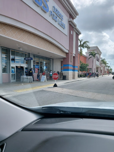 Clothing Store «Ross Dress for Less», reviews and photos, 2525 NE 10th Ct, Homestead, FL 33033, USA
