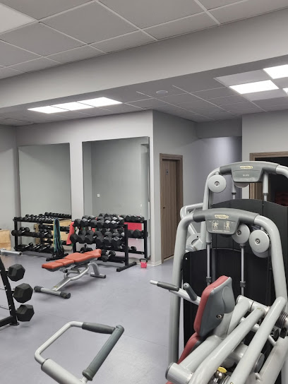 FRIENDS AND FAMILY EXCLUSIVE FITNESS CENTER EVOSMOS
