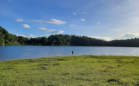 Yambo Lake image