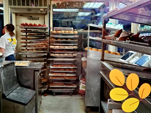 Donut Shop «The Donut Man», reviews and photos, 915 E Rte 66, Glendora, CA 91740, USA