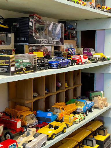 Freaks For Antiques & Collectibles Incorporated