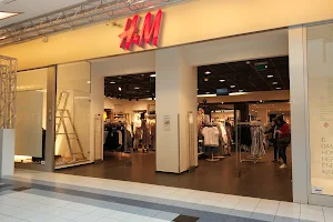 H&M image