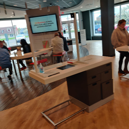 Cell Phone Store «Verizon», reviews and photos, 4926 Dressler Rd NW, Canton, OH 44718, USA