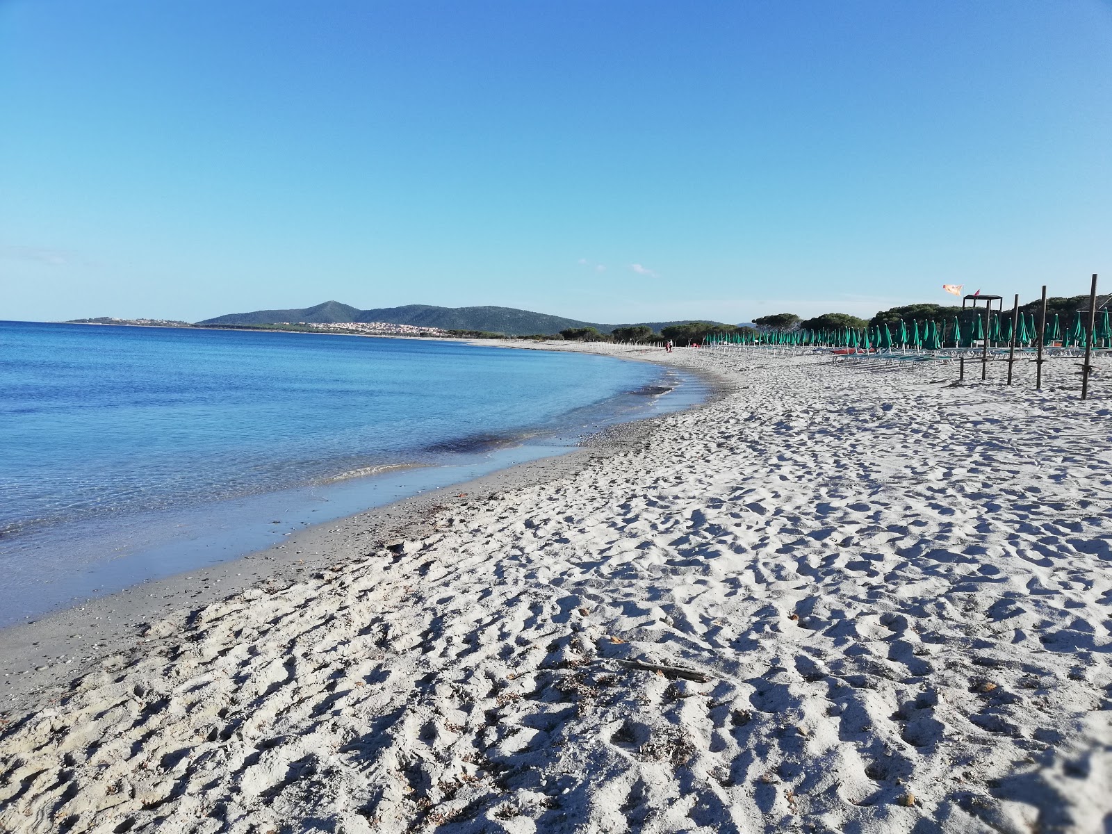 Fotografija Spiaggia Li Cuppulati in naselje