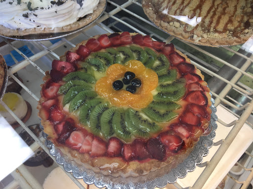 Bakery «Elmwood Pastry Shop Inc», reviews and photos, 1136 New Britain Ave, West Hartford, CT 06110, USA