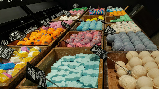 Cosmetics Store «LUSH», reviews and photos, 1961 Chain Bridge Rd, McLean, VA 22102, USA