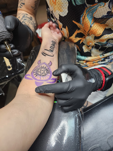 Explore ladies hand tattoo ideas, creative tattoo ideas in Jacksonville, available at Valei Arts Tattoo Studio
