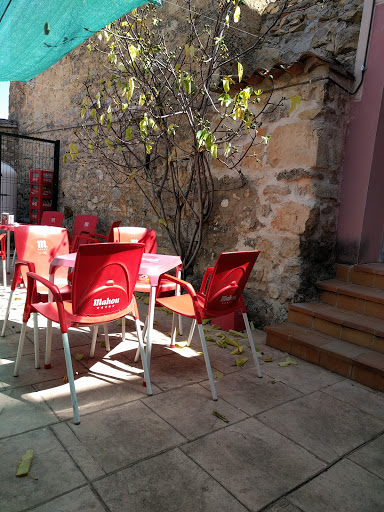 BAR RESTAURANTE LA NAVA. en Maranchón