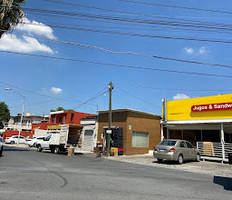 LA FAMOSA 100 porciento natural Jugos y Sandwich photo