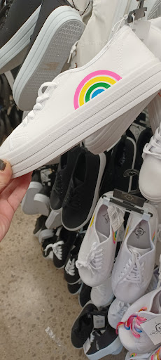 Variety Store «Five Below», reviews and photos, 31065 Orchard Lake Rd, Farmington Hills, MI 48334, USA