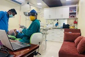 Dentist Akanksha Singhal image