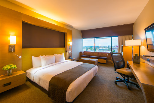 Hotel «DoubleTree by Hilton Hotel Monrovia - Pasadena Area», reviews and photos, 924 W Huntington Dr, Monrovia, CA 91016, USA
